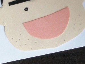 アップにするとヒゲが…